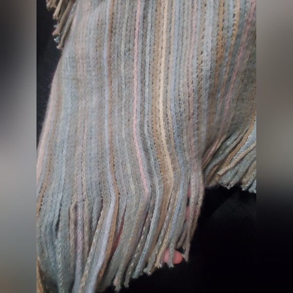 NWT Fringed pastel knit poncho with turtleneck mimics anthropologie brand - Picture 5 of 6